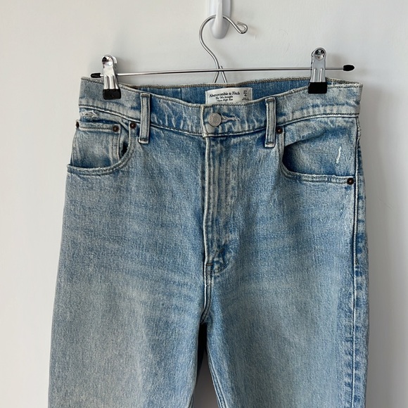 ABERCROMBIE Ultra High Rise 90s Straight Jean - Picture 2 of 6